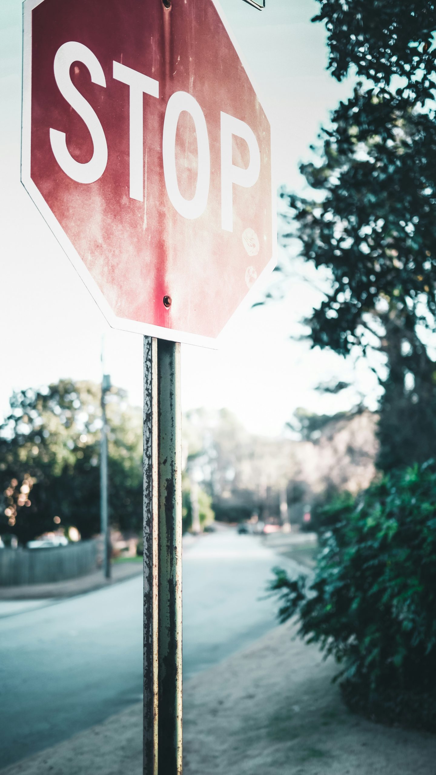 luke-van-zyl-rKSHh6nEG1g-unsplash stop sign image
